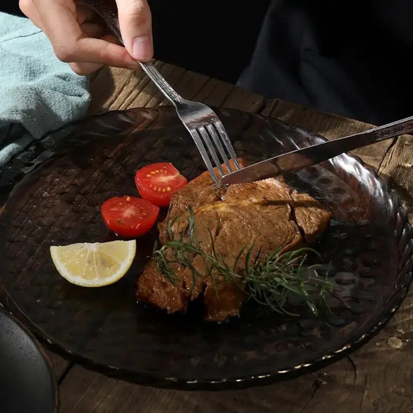 Deluxe Premium Cutlery Flatware Set For The Home - Stainless Steel Cutlery Service With 1 Dinner Fork, 1 Dinner Knife, 1 Dinner Spoon And 1 Tea Spoon - Durable, Elegant And Rust-resista