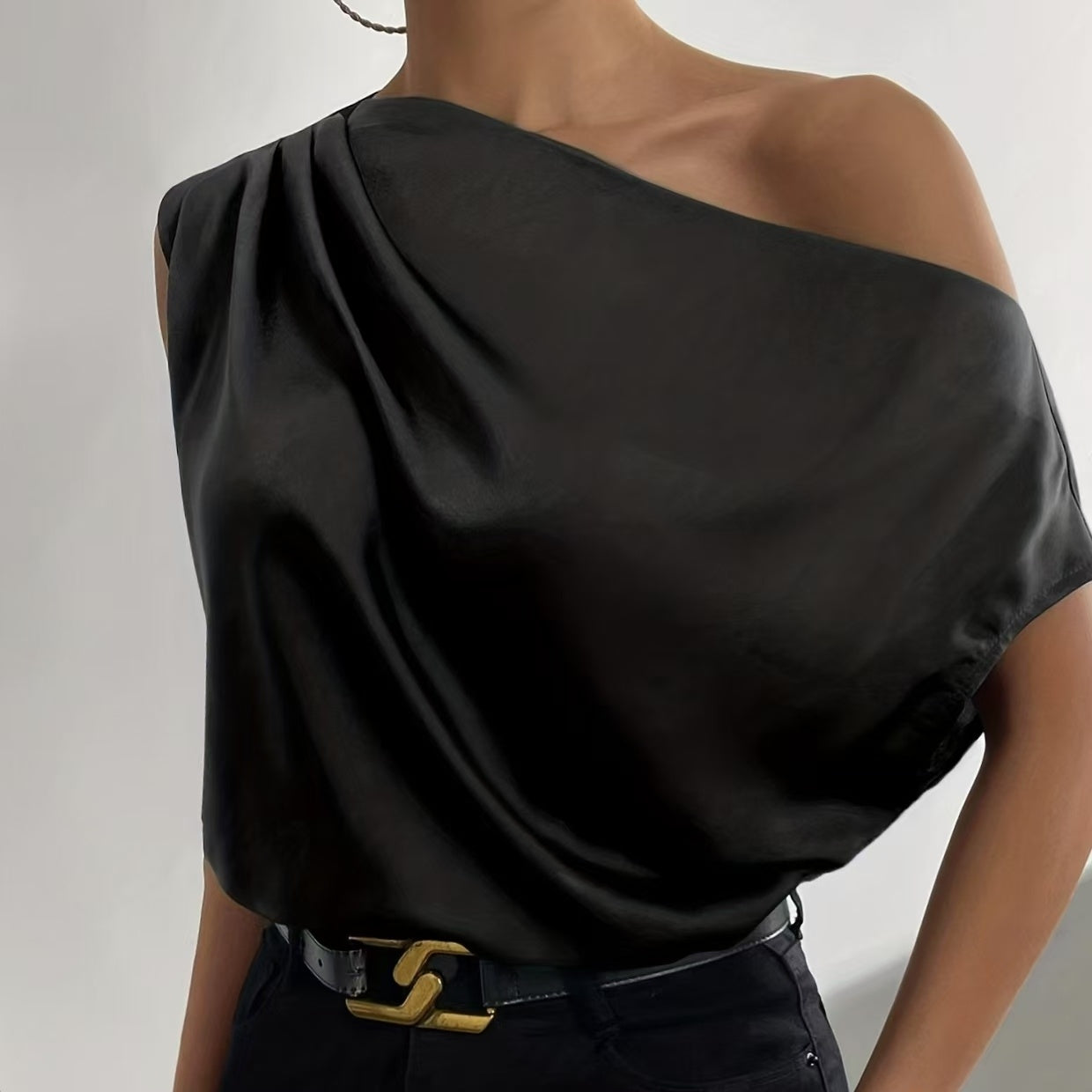 Ladies' Solid Color Asymmetrical Collar Pleated Elegant Casual Sloping Shoulder Collar Off Shoulder Top