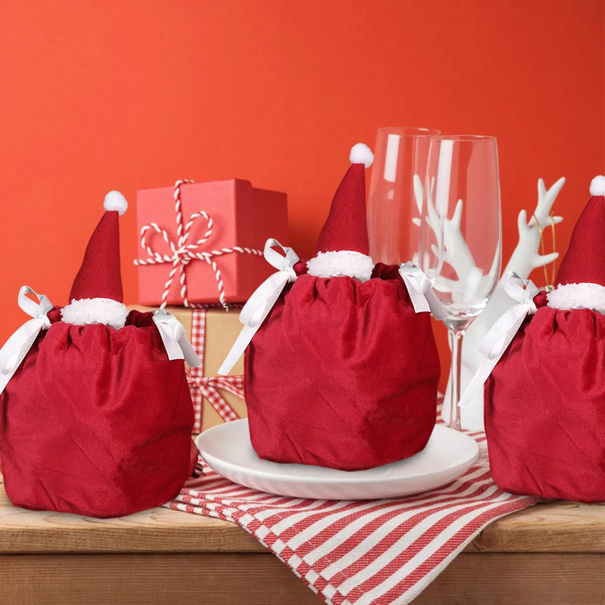 5Pcs Christmas Drawstring Bags Christmas Hat Design Flannel Gift Wrapping Bag Small Goodie Candy Snack Bag Party Favor Treat Pouch Bags For Holiday Birthday Xmas New Year Wedding Party Supplies