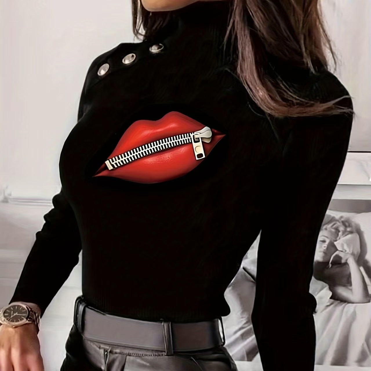 Ladies' Fashionable Casual Rivet Button Design Sexy Big Lip Printed T-shirt Long Sleeved
